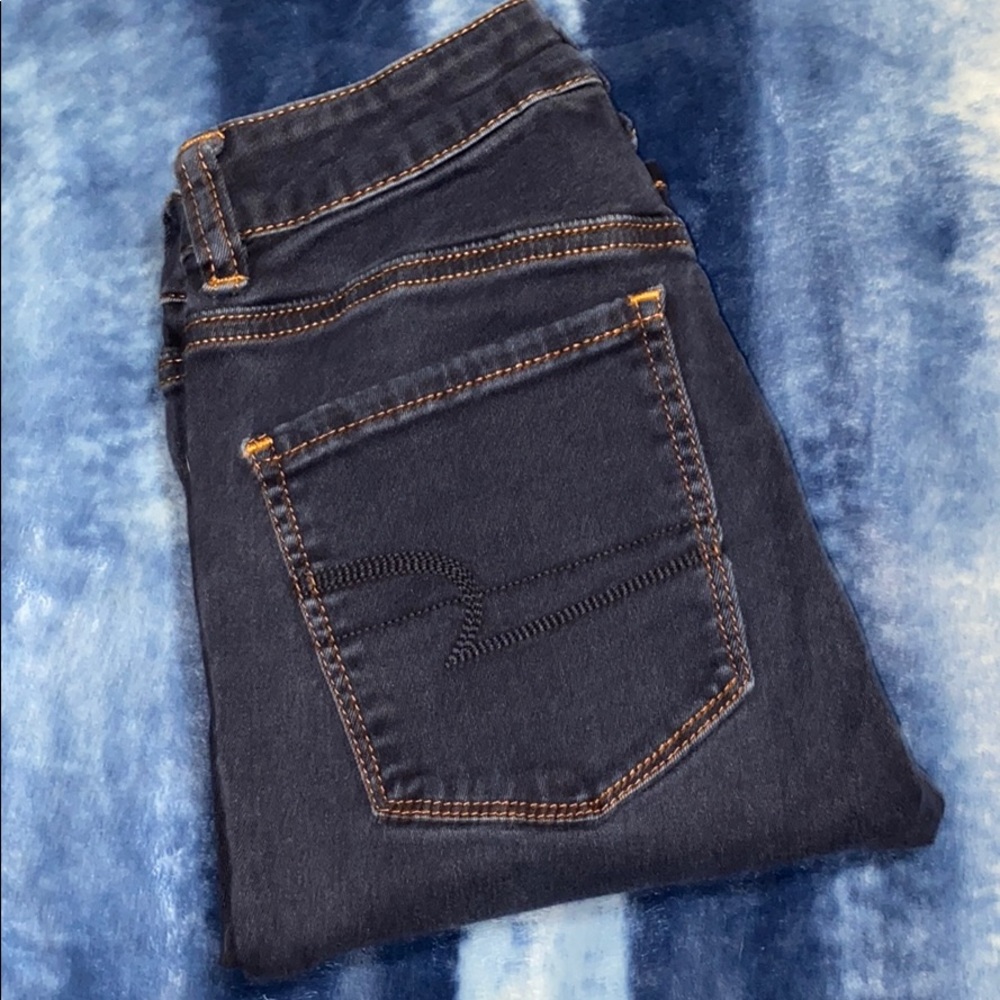 AMERICAN EAGLE CROPPED JEANS